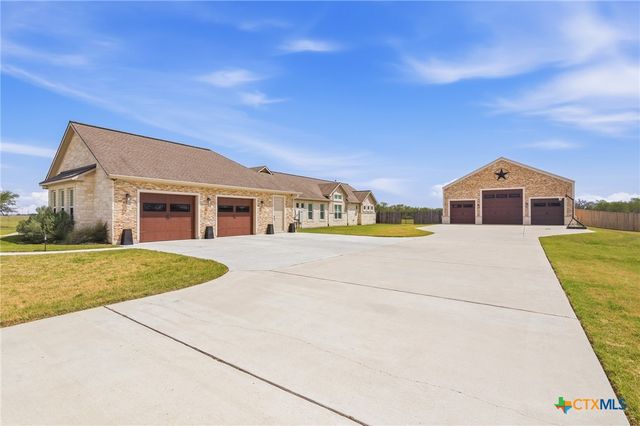 500 Sendera Loop, Victoria, TX 77904