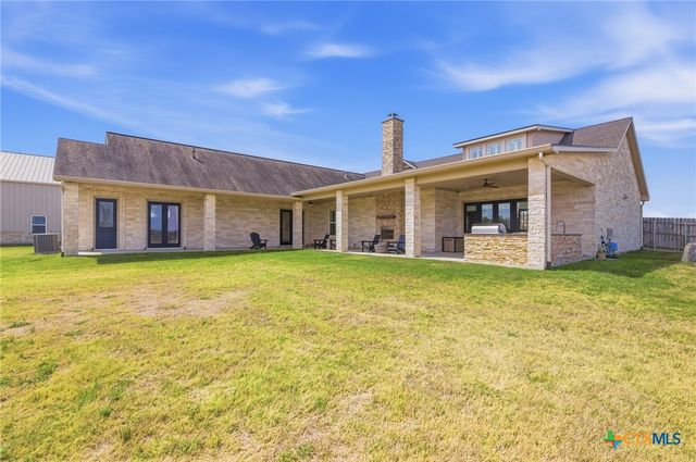 500 Sendera Loop, Victoria, TX 77904