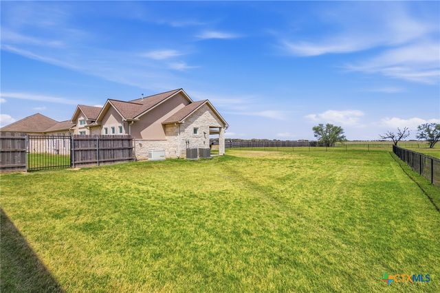 500 Sendera Loop, Victoria, TX 77904