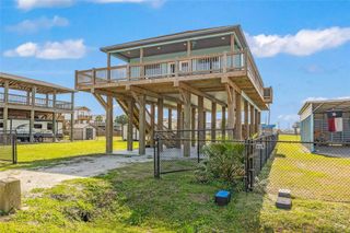 865 Kahla Drive, Crystal Beach, TX 77650