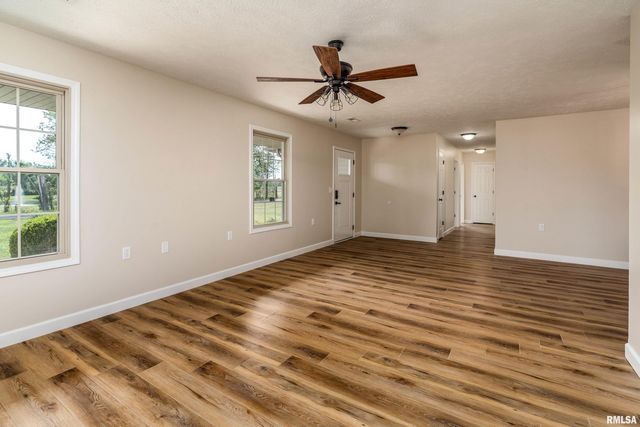 12852 Quarter Horse Road, Marion, IL 62959