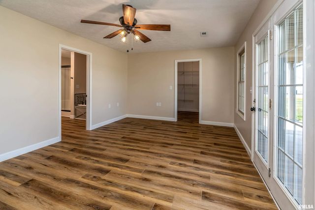 12852 Quarter Horse Road, Marion, IL 62959