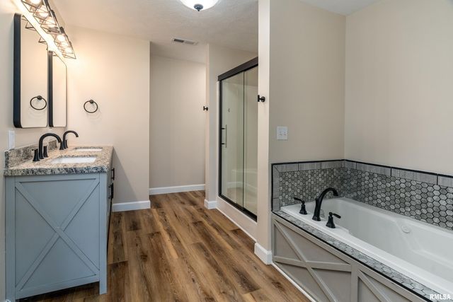 12852 Quarter Horse Road, Marion, IL 62959