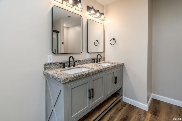 12852 Quarter Horse Road, Marion, IL 62959