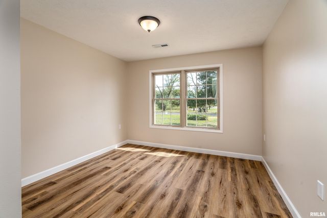 12852 Quarter Horse Road, Marion, IL 62959