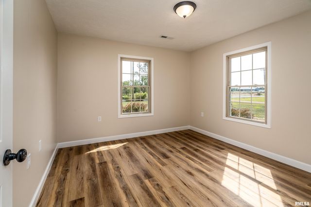 12852 Quarter Horse Road, Marion, IL 62959