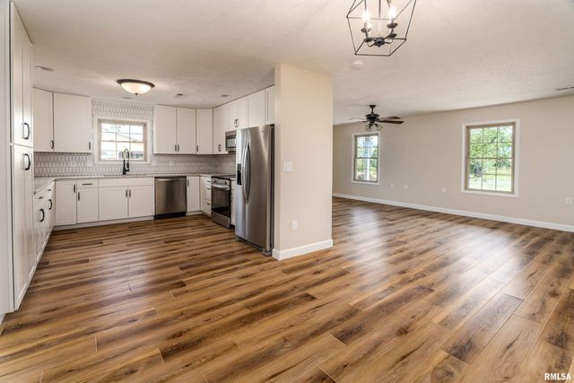 12852 Quarter Horse Road, Marion, IL 62959