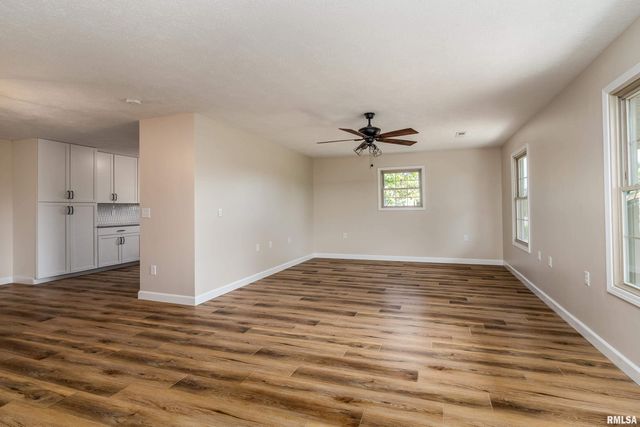 12852 Quarter Horse Road, Marion, IL 62959