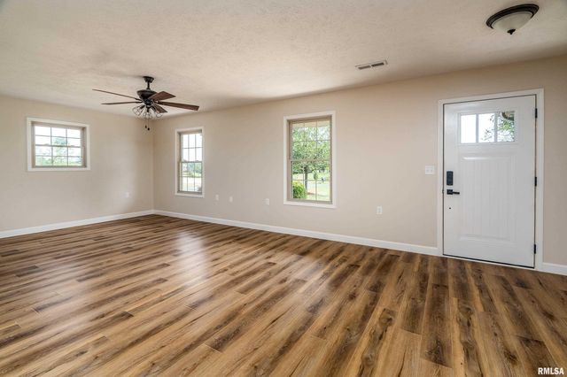 12852 Quarter Horse Road, Marion, IL 62959