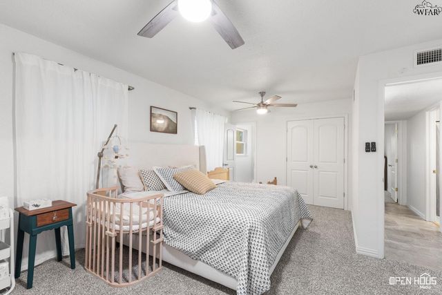 915 W LOUISA AVENUE, Iowa Park, TX 76367