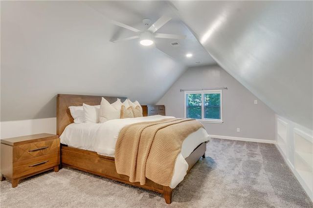 6 E 70th Terrace, Kansas City, MO 64113