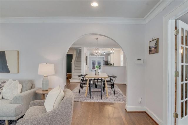 6 E 70th Terrace, Kansas City, MO 64113