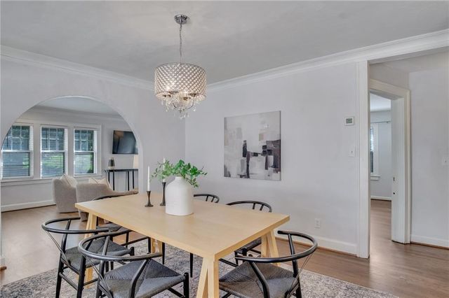 6 E 70th Terrace, Kansas City, MO 64113