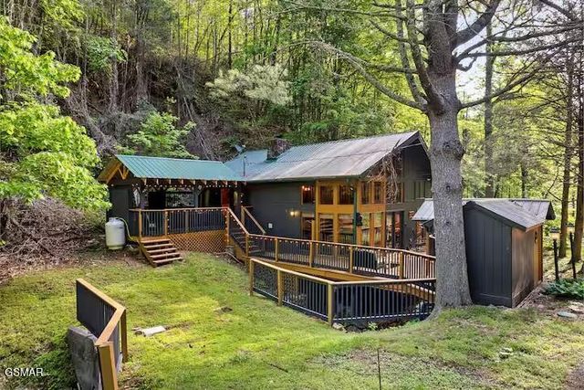 2645 Black Walnut Flats Road, Sevierville, TN 37862