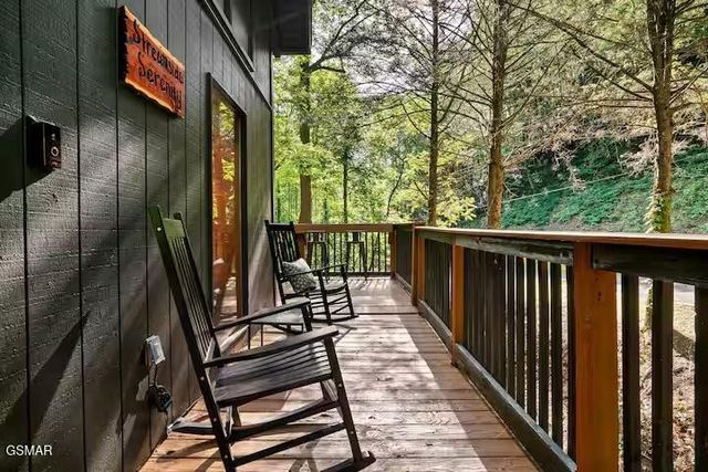 2645 Black Walnut Flats Road, Sevierville, TN 37862