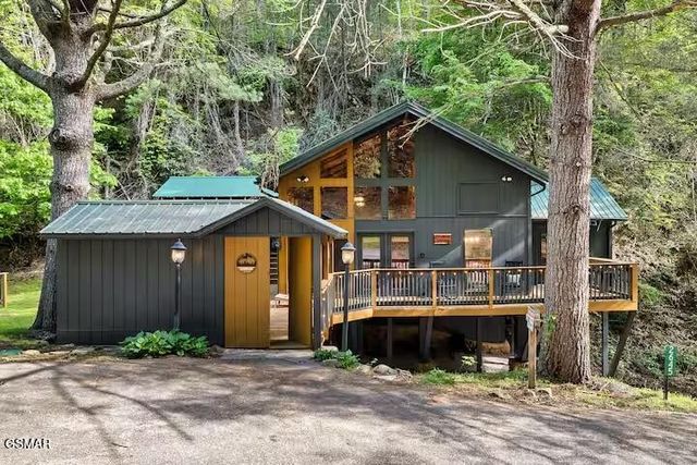 2645 Black Walnut Flats Road, Sevierville, TN 37862