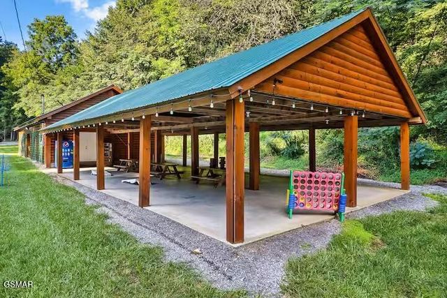 2645 Black Walnut Flats Road, Sevierville, TN 37862