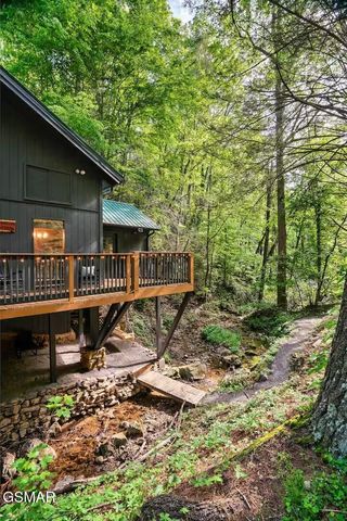 2645 Black Walnut Flats Road, Sevierville, TN 37862