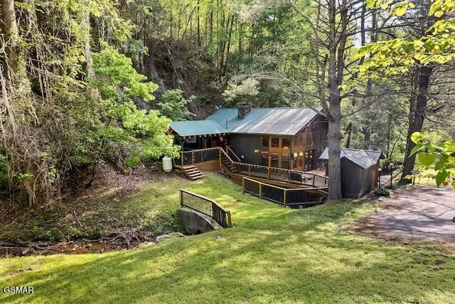 2645 Black Walnut Flats Road, Sevierville, TN 37862