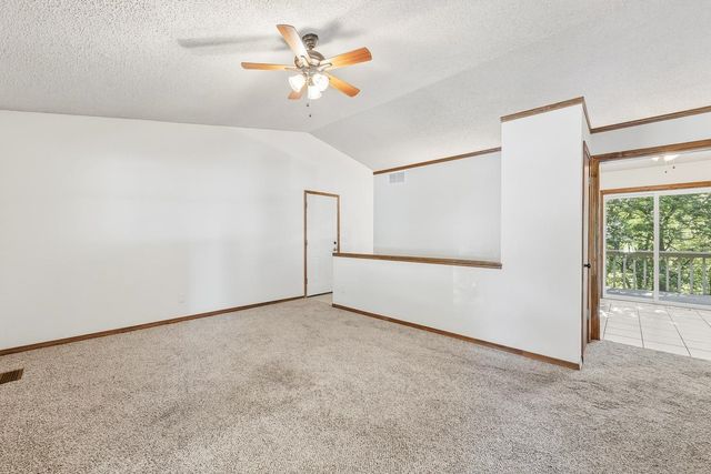 636 Dublin Dr, Andover, KS 67002