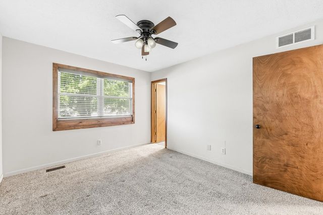 636 Dublin Dr, Andover, KS 67002