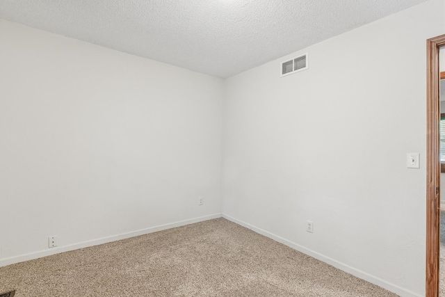 636 Dublin Dr, Andover, KS 67002