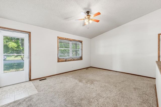 636 Dublin Dr, Andover, KS 67002