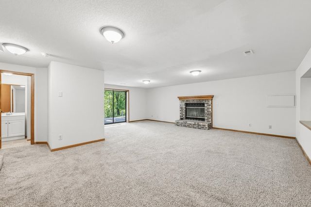 636 Dublin Dr, Andover, KS 67002