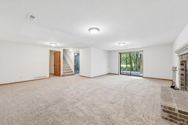 636 Dublin Dr, Andover, KS 67002