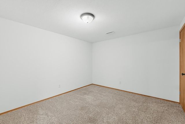 636 Dublin Dr, Andover, KS 67002