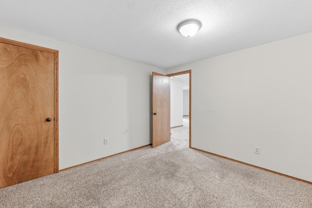 636 Dublin Dr, Andover, KS 67002