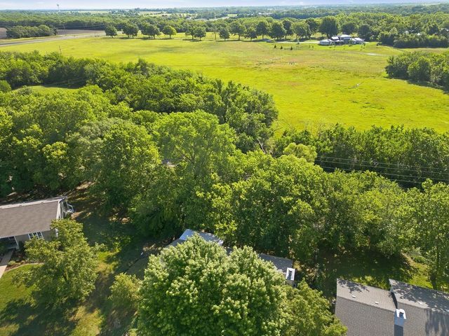 636 Dublin Dr, Andover, KS 67002