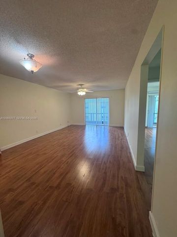 4117 NW 88th Ave 205, Coral Springs, FL 33065