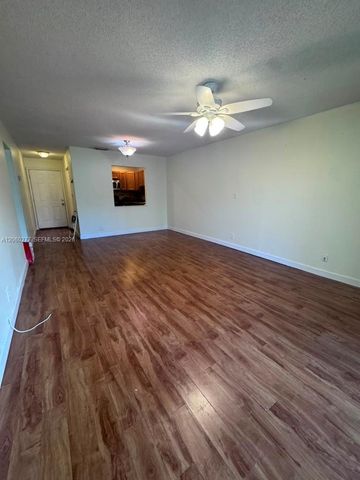 4117 NW 88th Ave 205, Coral Springs, FL 33065