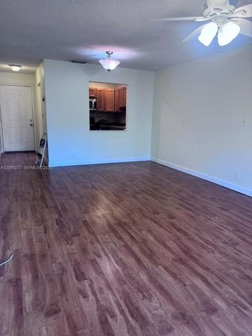 4117 NW 88th Ave 205, Coral Springs, FL 33065