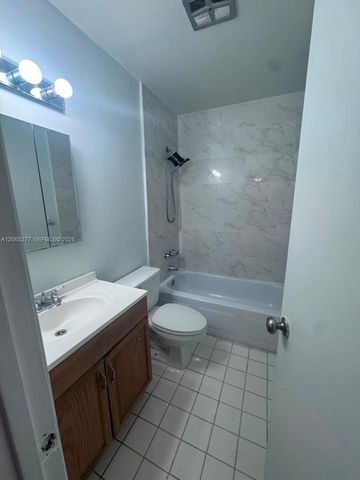 4117 NW 88th Ave 205, Coral Springs, FL 33065