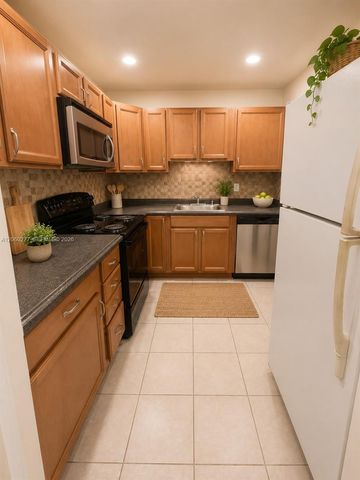 4117 NW 88th Ave 205, Coral Springs, FL 33065