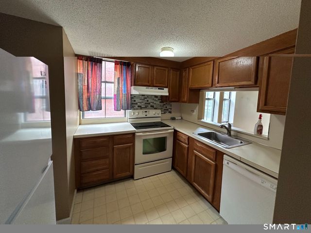 36 Essex Street 1C, Hartford, CT 06114