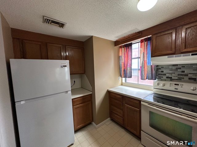36 Essex Street 1C, Hartford, CT 06114
