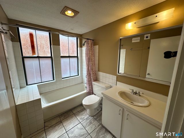 36 Essex Street 1C, Hartford, CT 06114