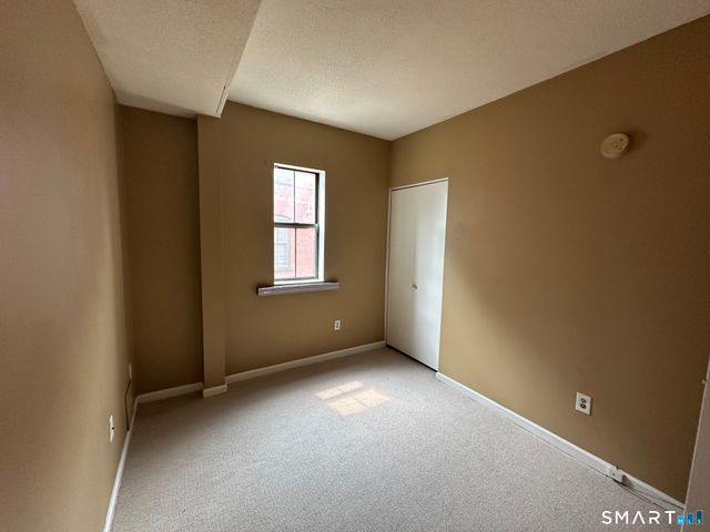 36 Essex Street 1C, Hartford, CT 06114