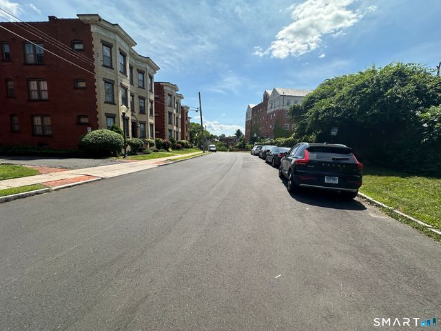 36 Essex Street 1C, Hartford, CT 06114