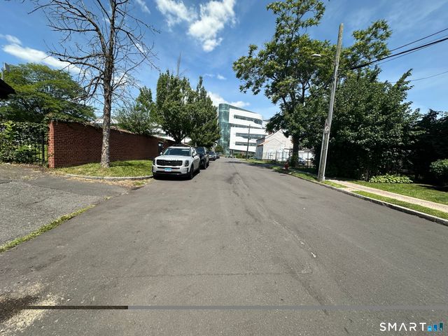 36 Essex Street 1C, Hartford, CT 06114