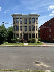 36 Essex Street 1C, Hartford, CT 06114