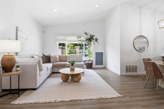 250 Manzanita, Oceanside, CA 92057