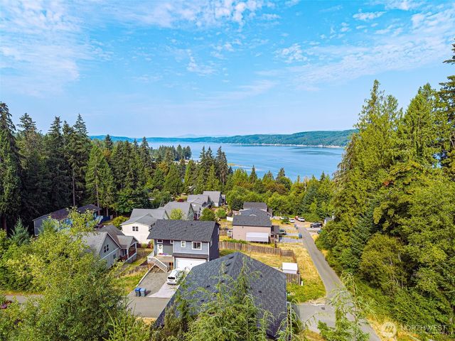 70 E Ellinor Peak Place, Belfair, WA 98528