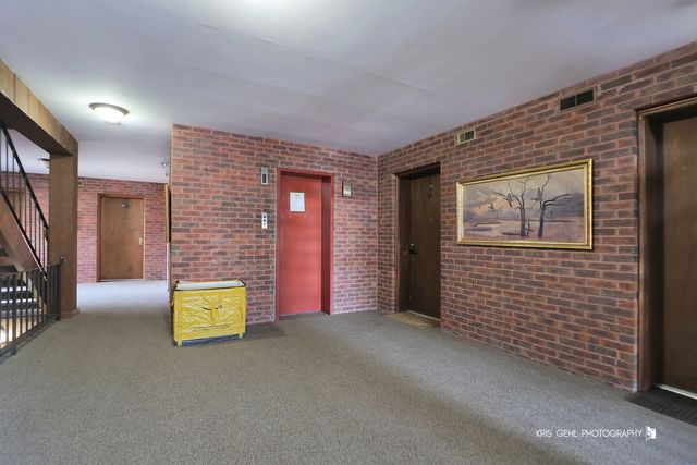 100 Clubhouse Lane 206, Lake Zurich, IL 60047