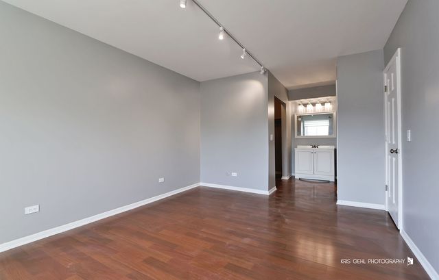 100 Clubhouse Lane 206, Lake Zurich, IL 60047