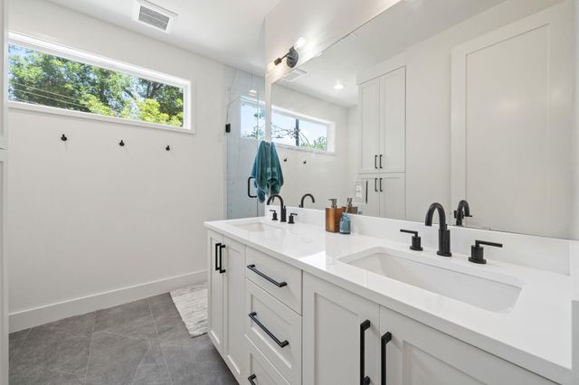 2609 Willow ST 2, Austin, TX 78702