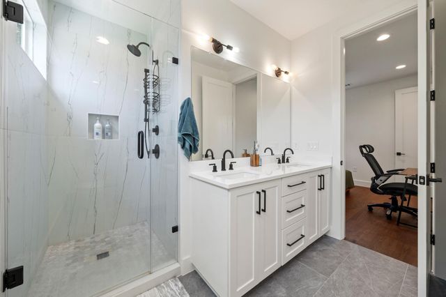 2609 Willow ST 2, Austin, TX 78702